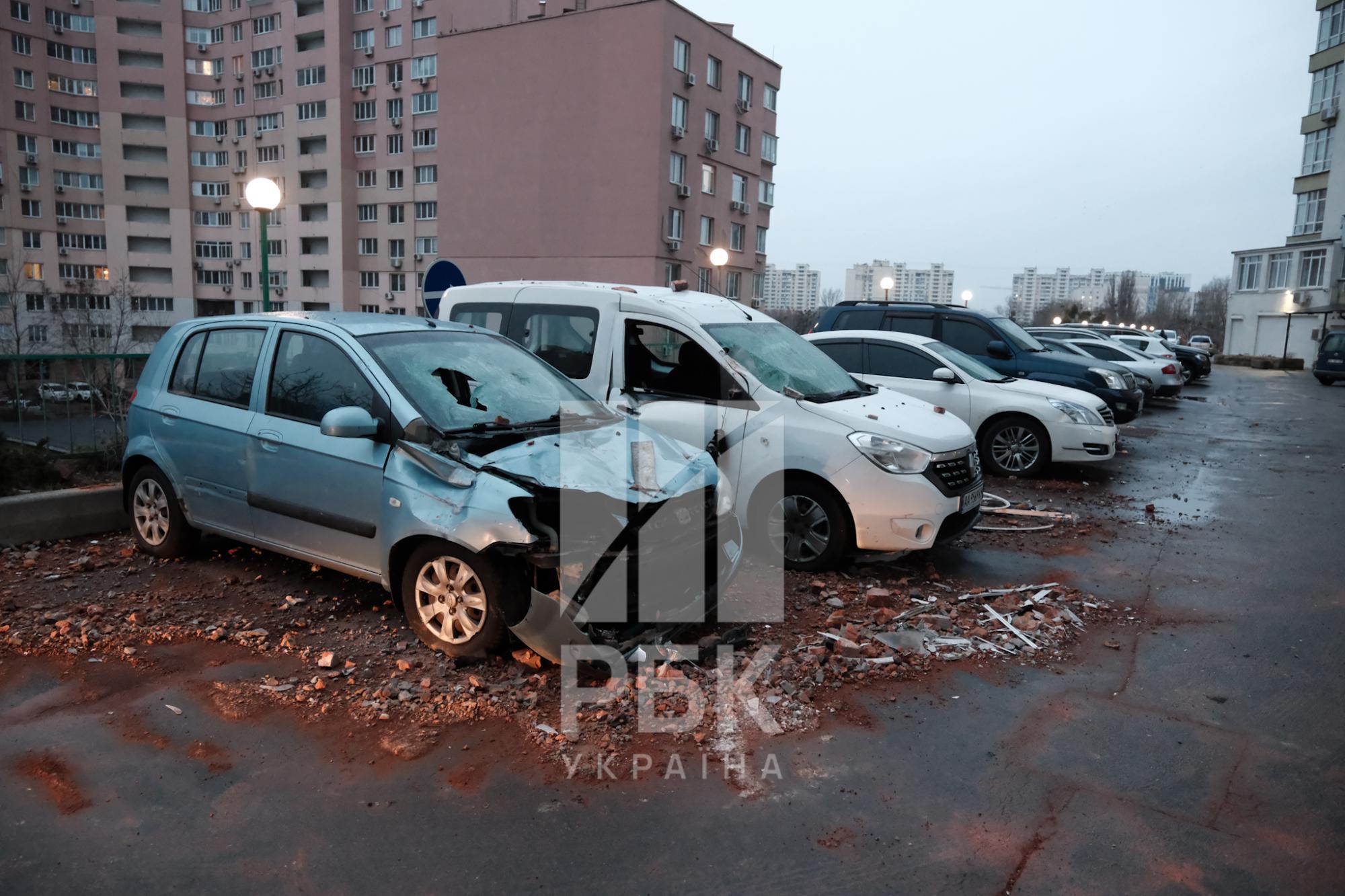 "Ми вижили в пеклі". В Києві "шахед" розтрощив квартиру українського ведучого